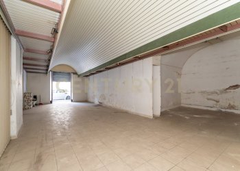 Bottega Manganelli (12).jpg - Locale Commerciale Piazza Manganelli 15, Catania - foto 29