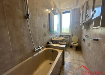 5.0 bagno.jpg - Appartamento VIA SERGIO PIOMBELLI 50, Genova (zona Rivarolo) - foto 16