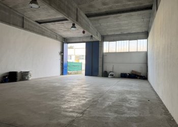 IMG_9898.jpeg - Capannone Via Felice Cavallotti 62, Lodi - foto 2