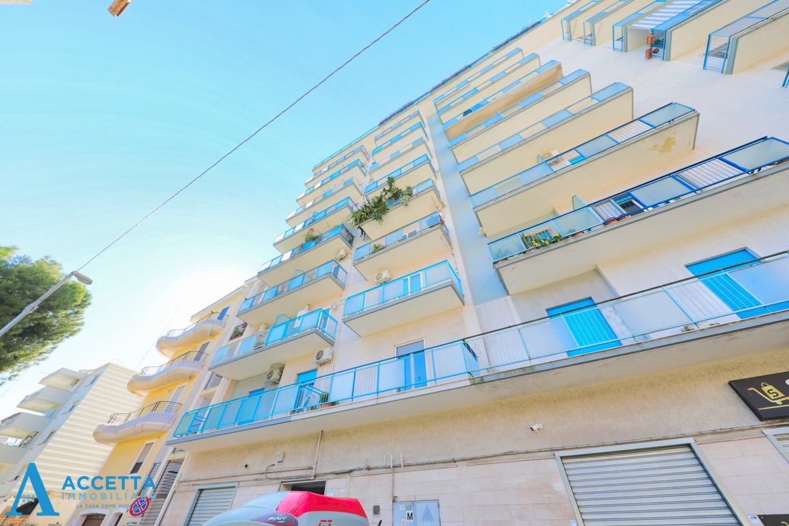 facciata - Trilocale Via Istria 30, Taranto - foto 2