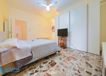 camera da letto - Trilocale Via Istria 30, Taranto - foto 12