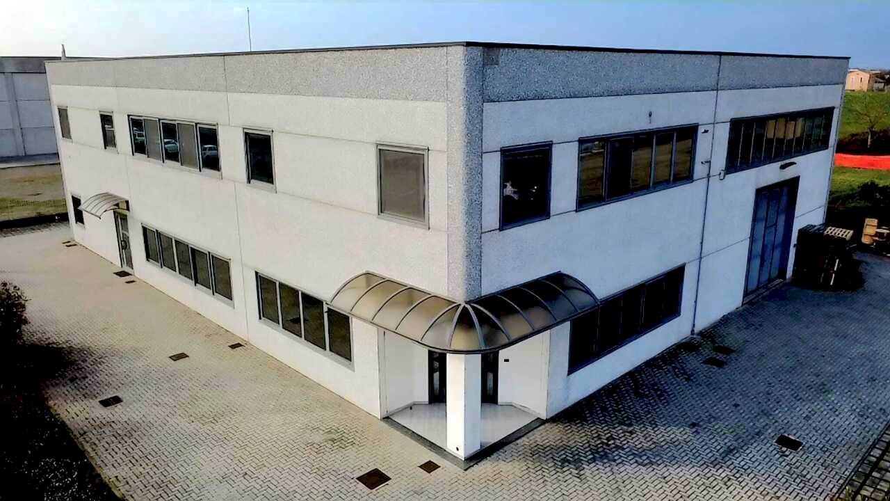 WhatsApp Image 2026-03-04 at 11.40.45.jpeg - Capannone Via Galileo Galilei 14, Sissa Trecasali - foto 2