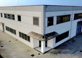 WhatsApp Image 2026-03-04 at 11.40.45.jpeg - Capannone Via Galileo Galilei 14, Sissa Trecasali - foto 2