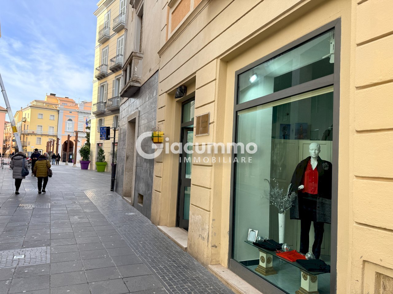 loc-com23.jpg - Locale Commerciale Via Pretoria 117, Potenza - foto 1