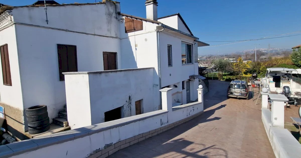 Semi-detached Villa Via Vestina, Montesilvano - photo 1