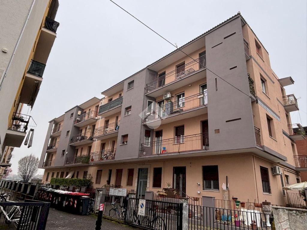Bilocale Viale Giulio Cesare, Novara - foto 1