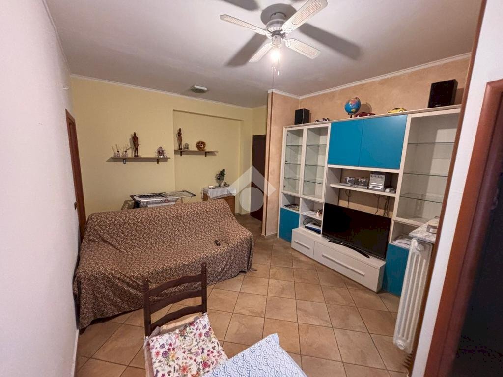 Bilocale Viale Giulio Cesare, Novara - foto 2