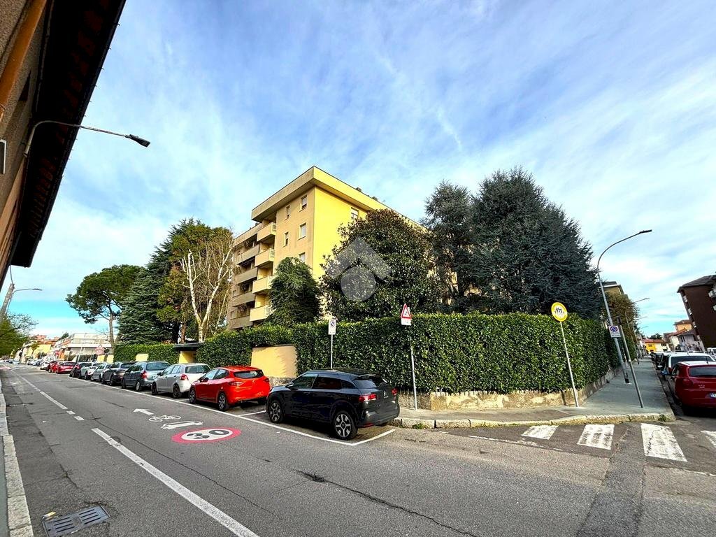 Three-room apartment Via Cesare Correnti, Legnano - photo 2