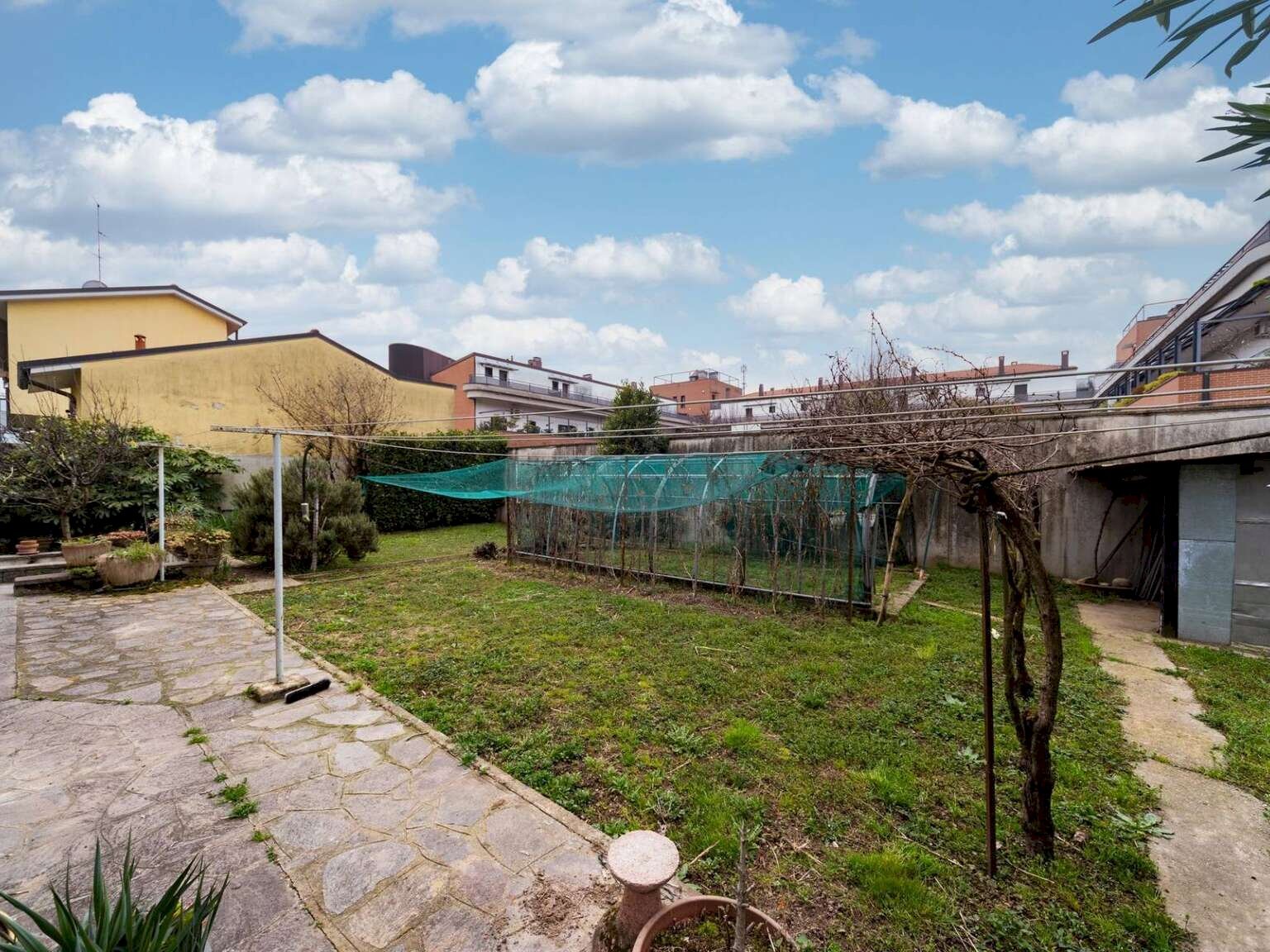 Portion of a house Concorezzo - photo 2