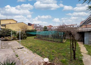 Portion of a house Concorezzo - photo 2