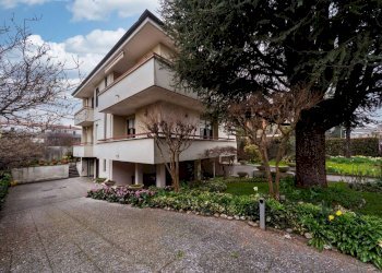 Portion of a house Concorezzo - photo 7