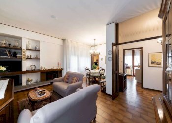 Portion of a house Concorezzo - photo 9