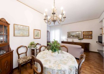 Portion of a house Concorezzo - photo 11