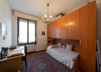 Portion of a house Concorezzo - photo 19