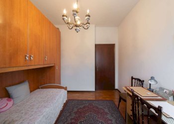 Portion of a house Concorezzo - photo 21