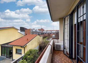 Portion of a house Concorezzo - photo 38