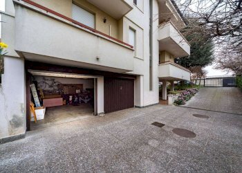 Portion of a house Concorezzo - photo 44