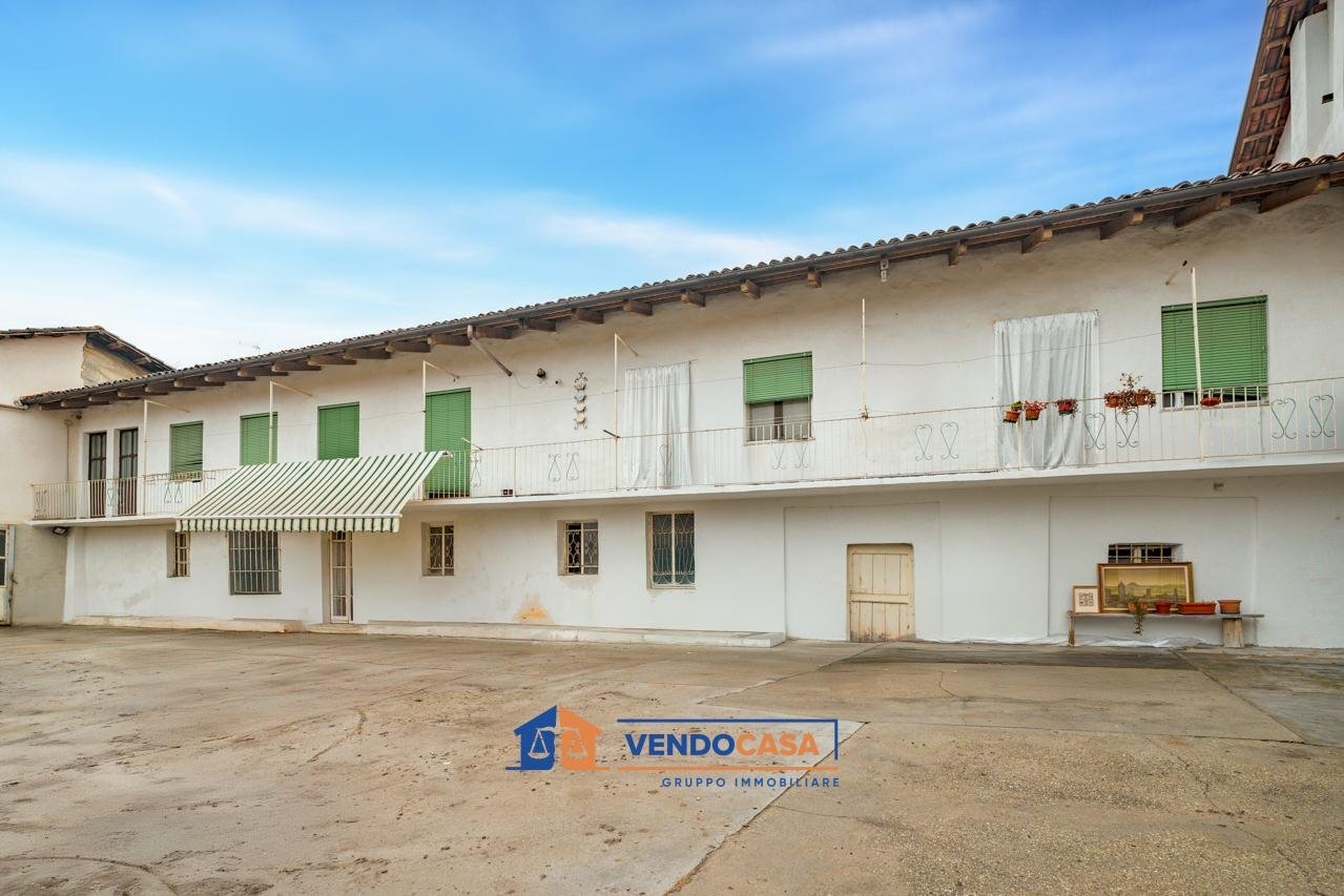 Independent house Santa Vittoria d'Alba - photo 1