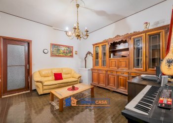 Casa indipendente Santa Vittoria d'Alba - foto 2