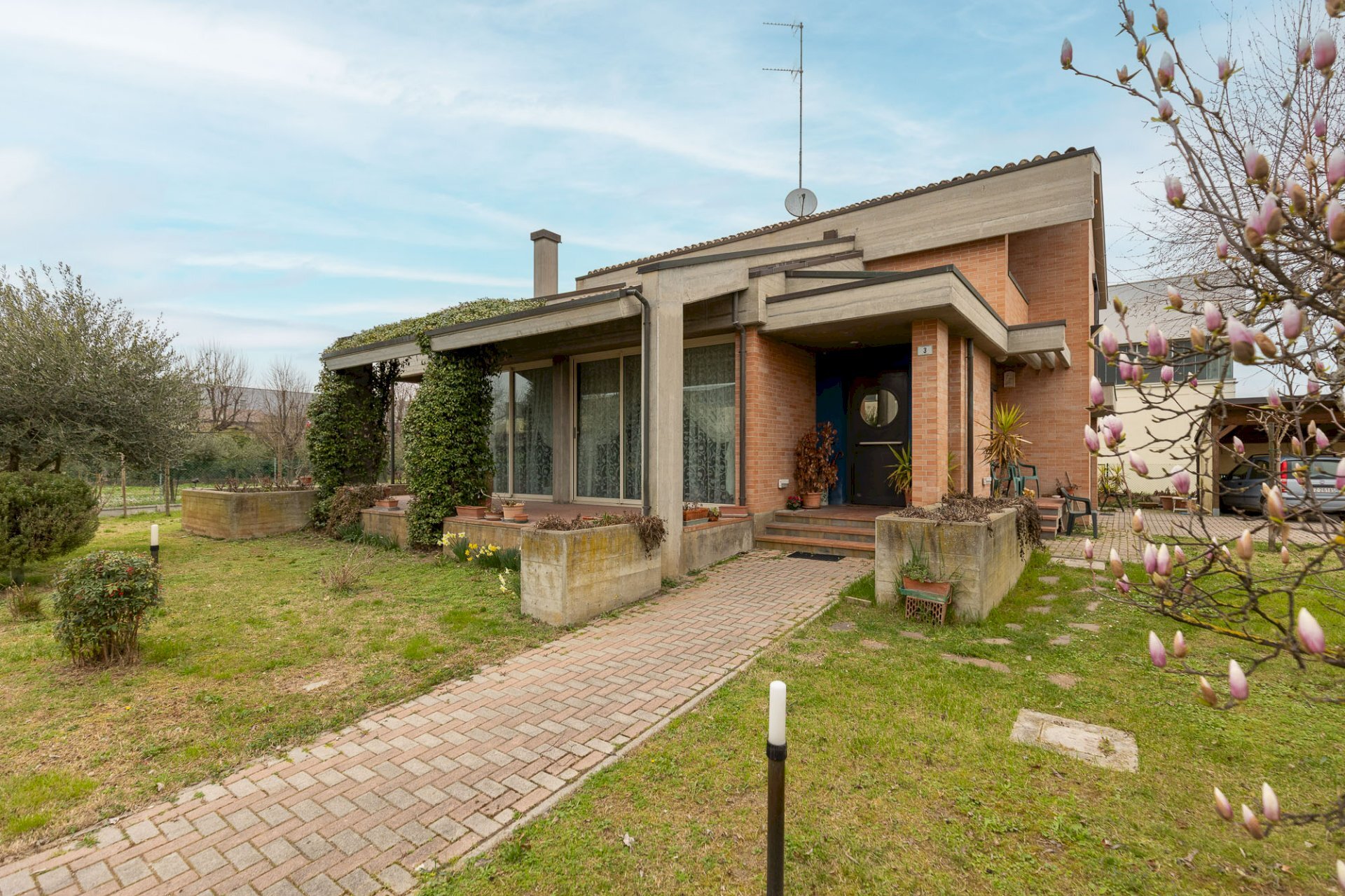 Villa Lugo - photo 1