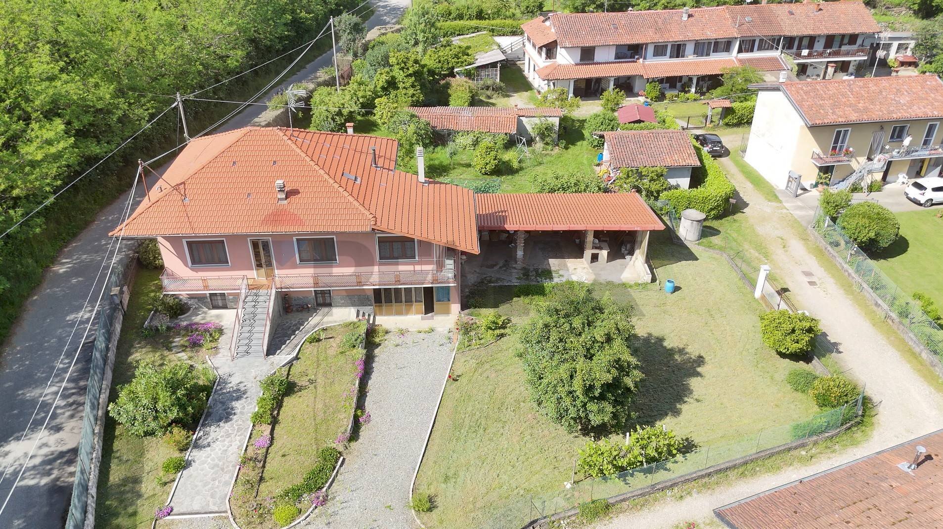 Villa Casale Trucchi, 63 
 Riviera, Zubiena - foto 1