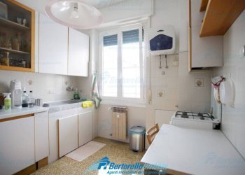 Three-room apartment Genova (neighborhood Sampierdarena) - photo 9