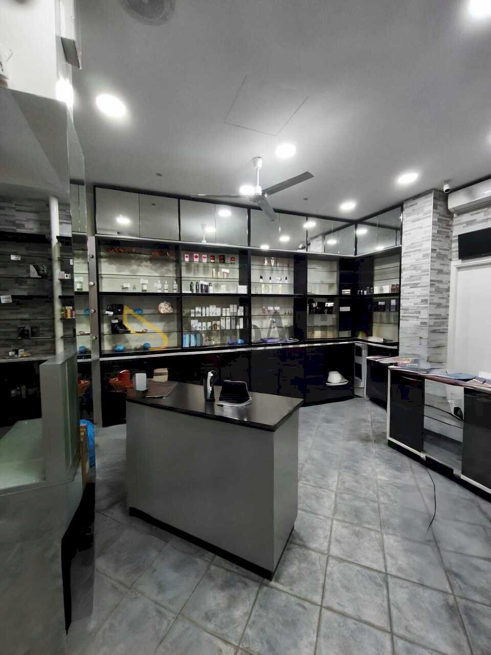 area vendita - Locale Commerciale Via Pietro Francesco Guala 112/A, Torino (zona Lingotto) - foto 2