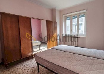 camera da letto - Quadrilocale Via Finalmarina 23, Torino (zona Nizza Millefonti) - foto 2