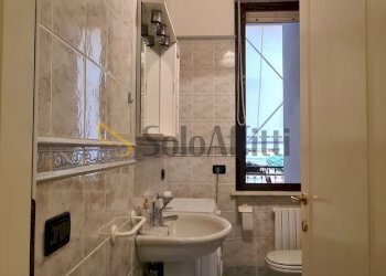 servizio con doccia - Three-room apartment Via Roma, Pescara - photo 18