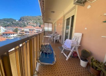 balcone - Appartamento Passeggiata Trento e Trieste, Ventimiglia - foto 6