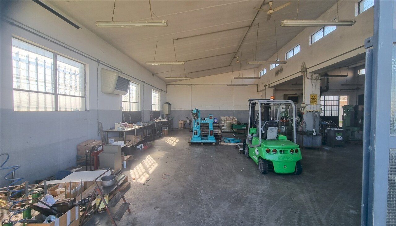 20260218_113822.jpg - Commercial Premises Via Enrico Forlanini, Parma - photo 3