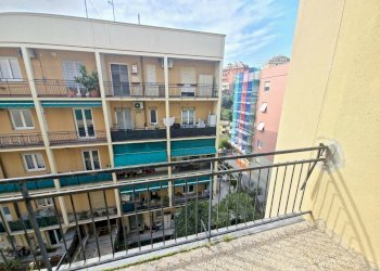 1000429315.jpg - Quadrilocale Via dell'Ombra 10, Genova (zona San Martino) - foto 4