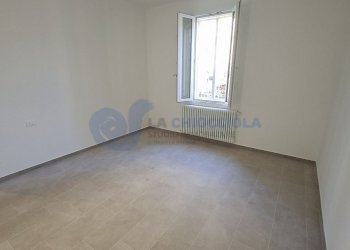 camera grande3.jpg - Trilocale SPORT, Bologna (zona Barca) - foto 14