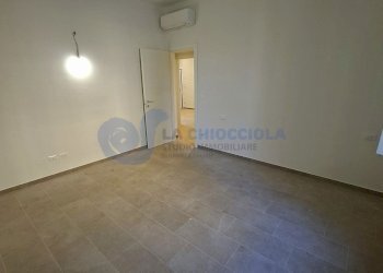 camera grande4.jpg - Trilocale SPORT, Bologna (zona Barca) - foto 15