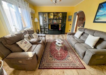 4.JPG - Four-room apartment Via Camillo Benso Conte di Cavour 1, Fontanafredda - photo 4