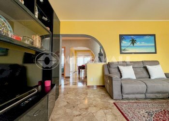 7.JPG - Four-room apartment Via Camillo Benso Conte di Cavour 1, Fontanafredda - photo 7