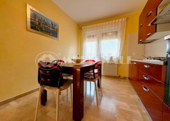 10.JPG - Four-room apartment Via Camillo Benso Conte di Cavour 1, Fontanafredda - photo 10