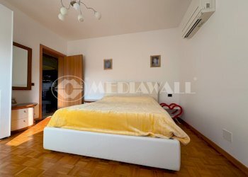 21.JPG - Four-room apartment Via Camillo Benso Conte di Cavour 1, Fontanafredda - photo 21