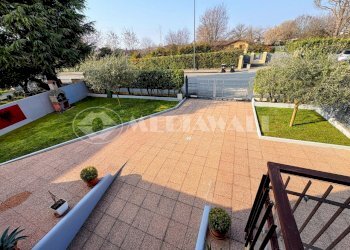 29.JPG - Four-room apartment Via Camillo Benso Conte di Cavour 1, Fontanafredda - photo 29