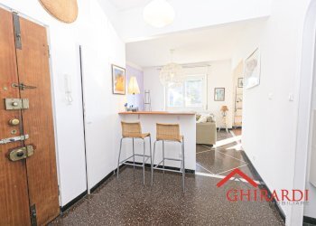 1.1 INGRESSO.jpg - Appartamento VIA ANTICA ROMANA DI PEGLI 13, Genova (zona Pegli) - foto 3