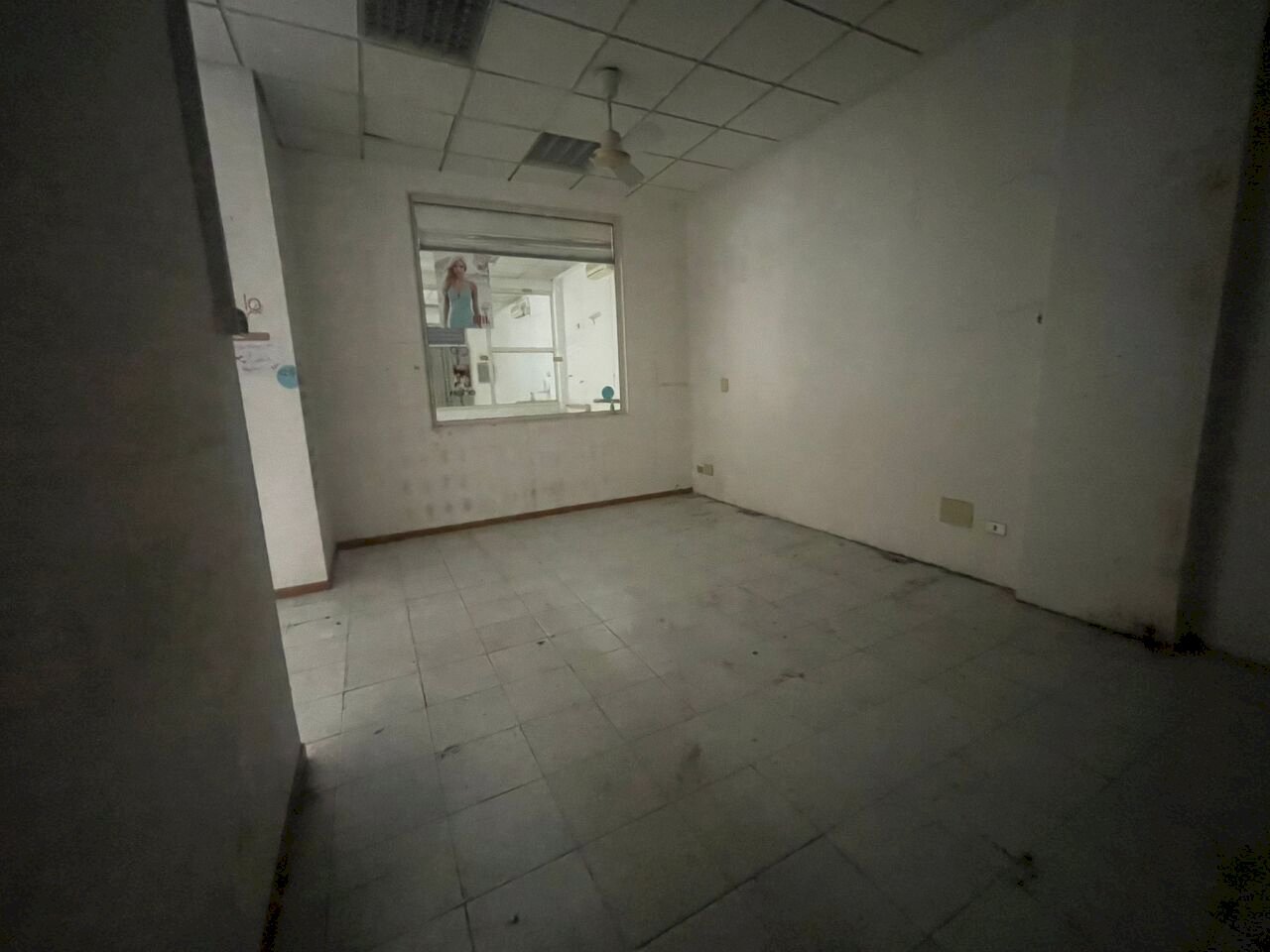 cec3.jpg - Locale Commerciale Via Conca, Ancona - foto 3