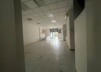 cec1.jpg - Locale Commerciale Via Conca, Ancona - foto 1