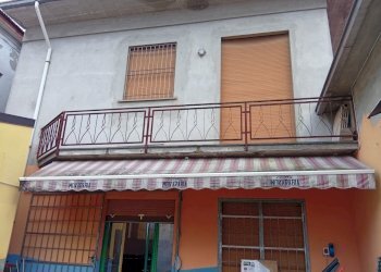 IMG_20260305_162320.jpg - Stabile - Palazzo Piazza Carlo Comaschi 40, Gussola - foto 3