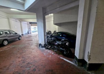 POSTO AUTO E POSTI MOTO (4).jpeg - Box Via Maurizio Sacchi 12, Genova (zona San Martino) - foto 3