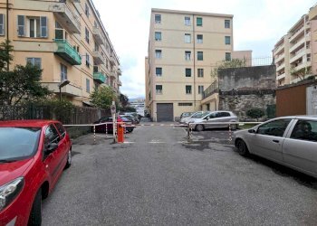 POSTO AUTO E POSTI MOTO (1).jpeg - Box Via Maurizio Sacchi 12, Genova (zona San Martino) - foto 8