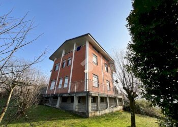 Stabile - Palazzo Via della Gora, Rueglio - foto 1