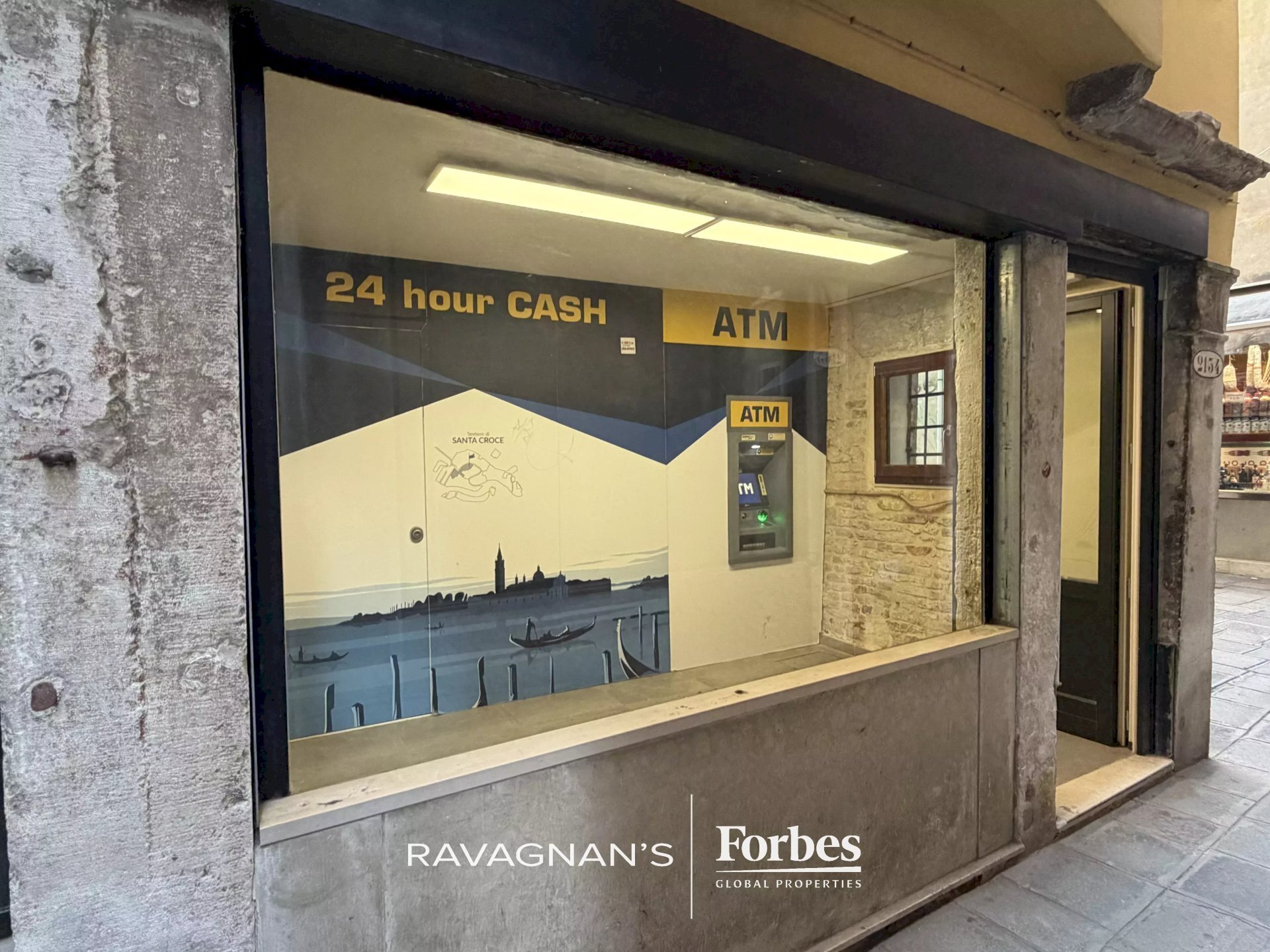 Shop Sestiere Santa Croce, Venezia (neighborhood Santa Croce) - photo 1