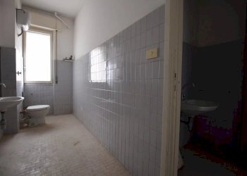 Magazzino Via Piacenza, Genova (zona Molassana) - foto 12