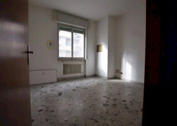 Magazzino Via Piacenza, Genova (zona Molassana) - foto 15