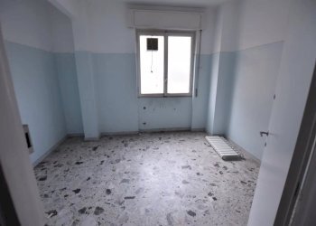 Magazzino Via Piacenza, Genova (zona Molassana) - foto 37